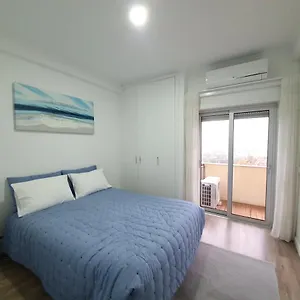 Coimbra's Black & White Apartment